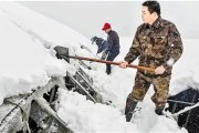 J9九游会官方网站- 萨勒尼塔纳雪夜苦练，寒冬备战提升保级士气  