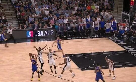  红黑军团AC米兰防线告急，连续两场定位球失分暴露隐患